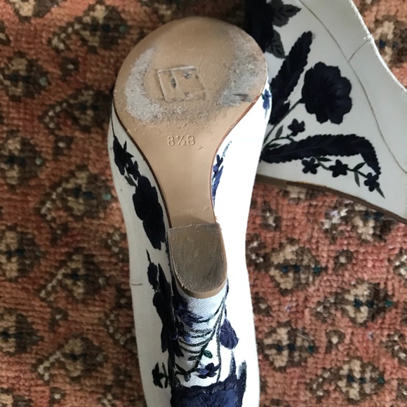 Gucci Embroidered Floral Canvas Platform Wedges - Picture 6 of 8